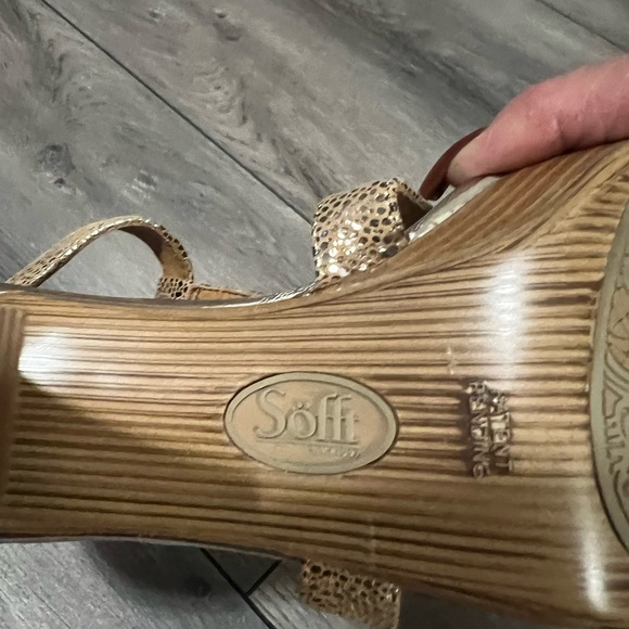 Softt St. Denis Champagne Gold Platform Heeled Sandals - Picture 5 of 6